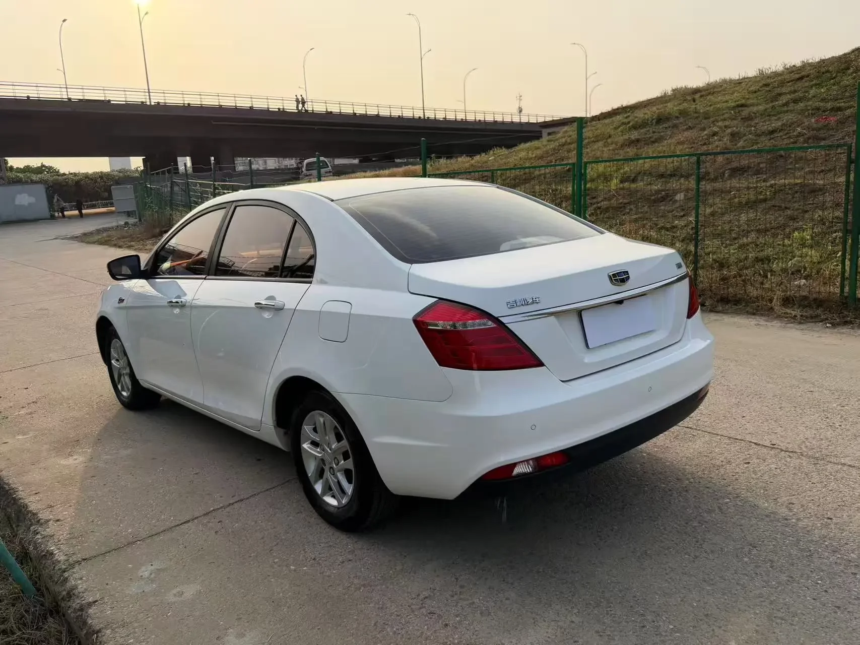 Geely emgrand