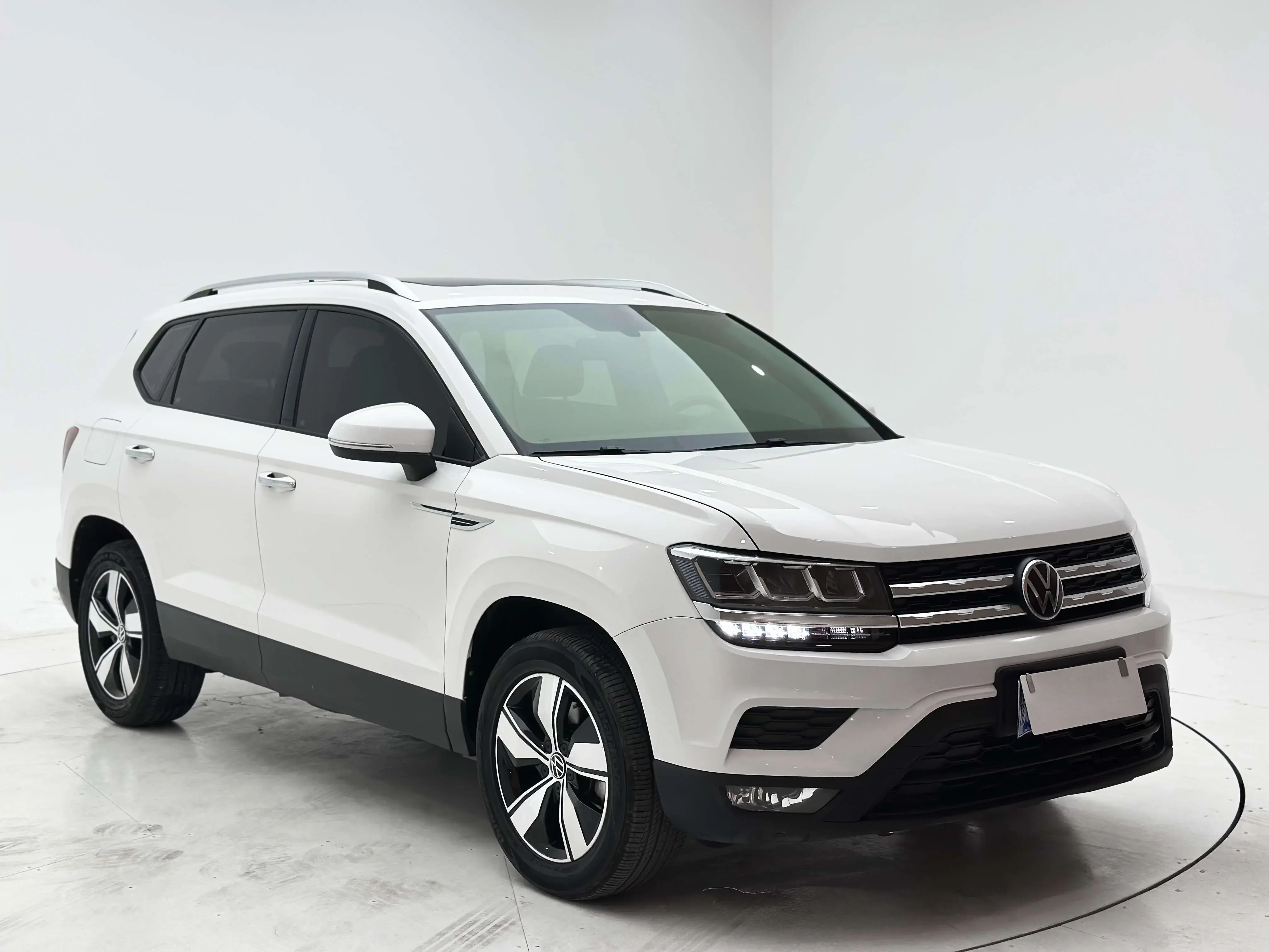 Volkswagen Tharu
