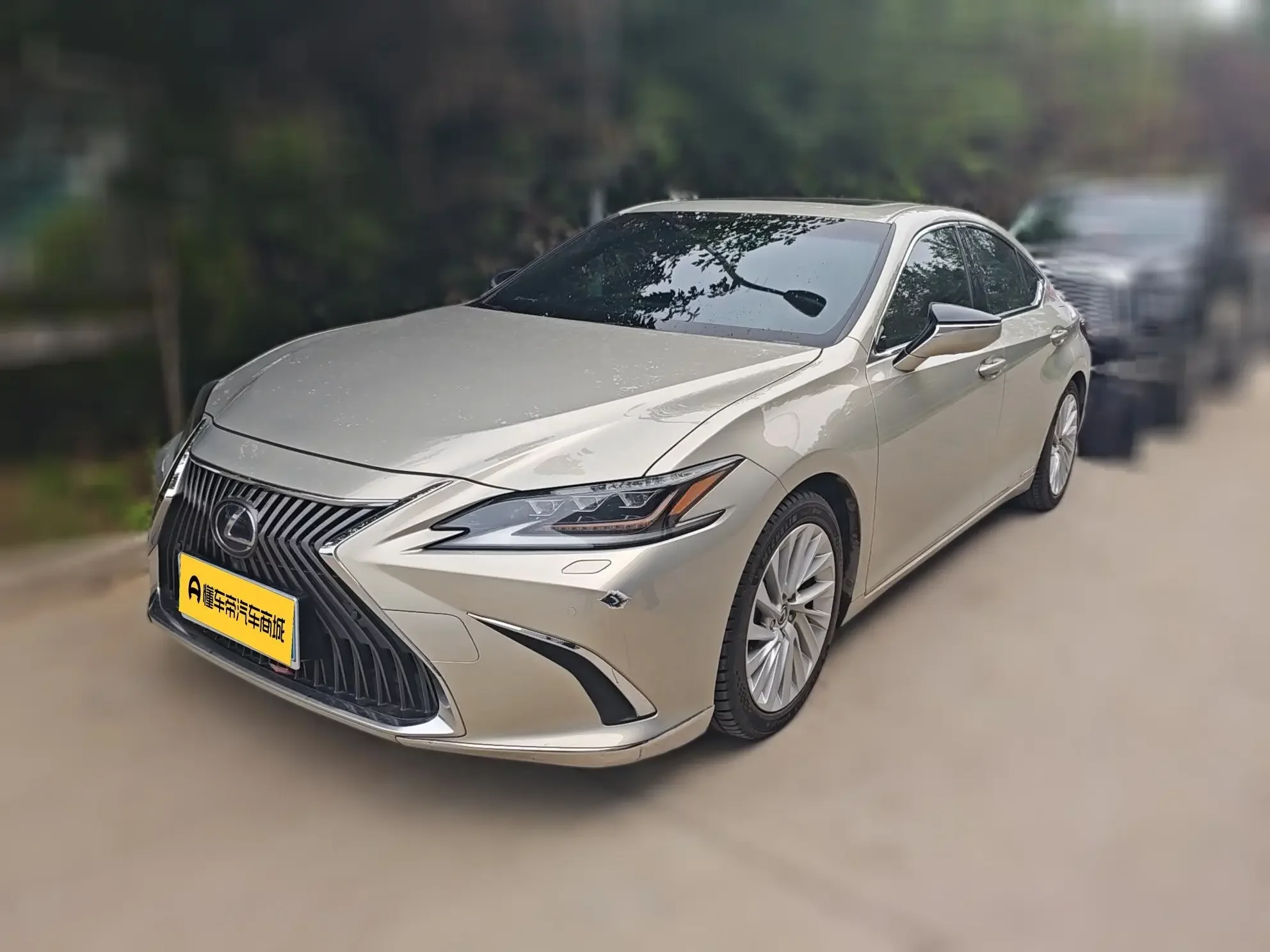Lexus ES