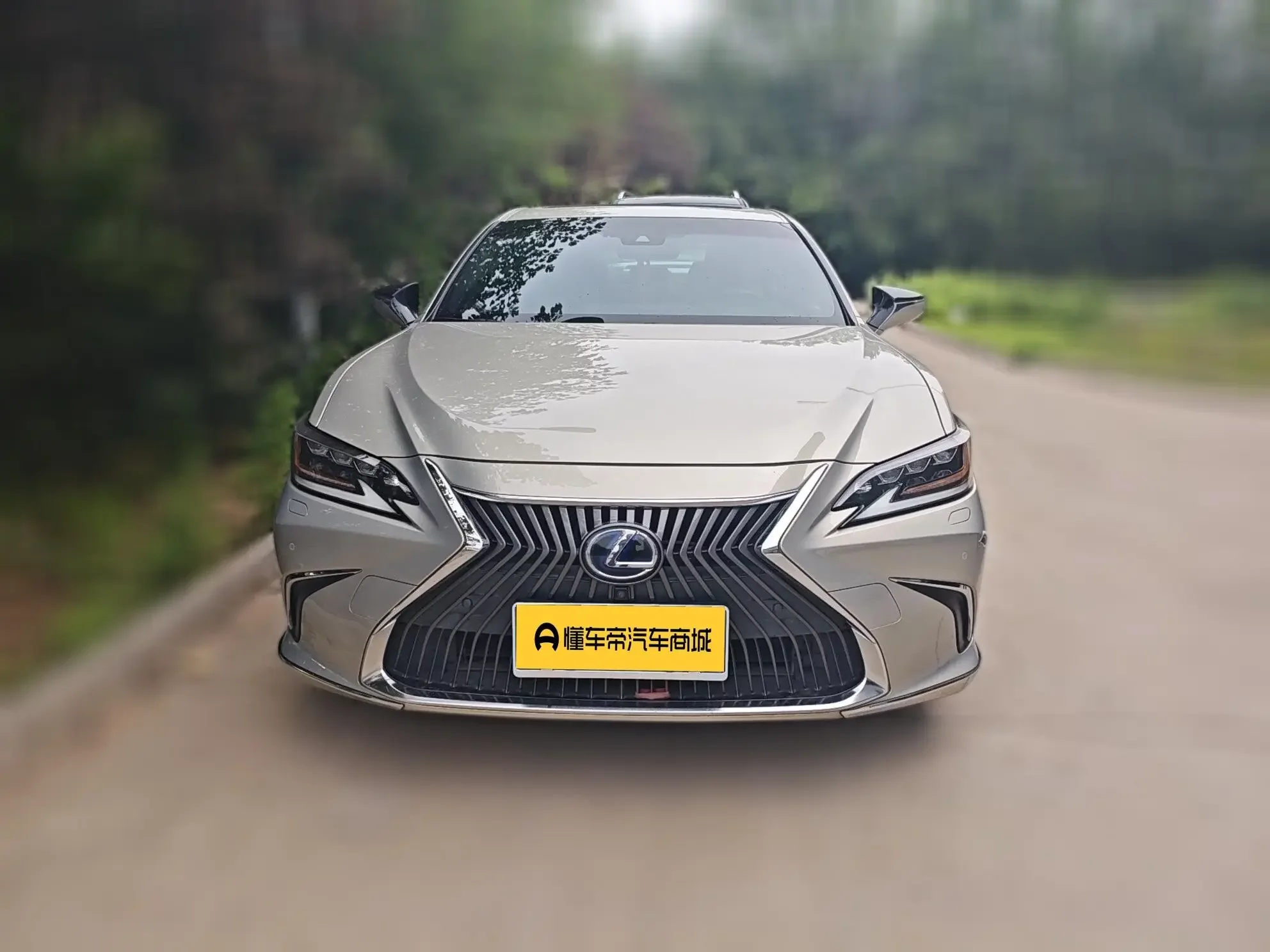 Lexus ES