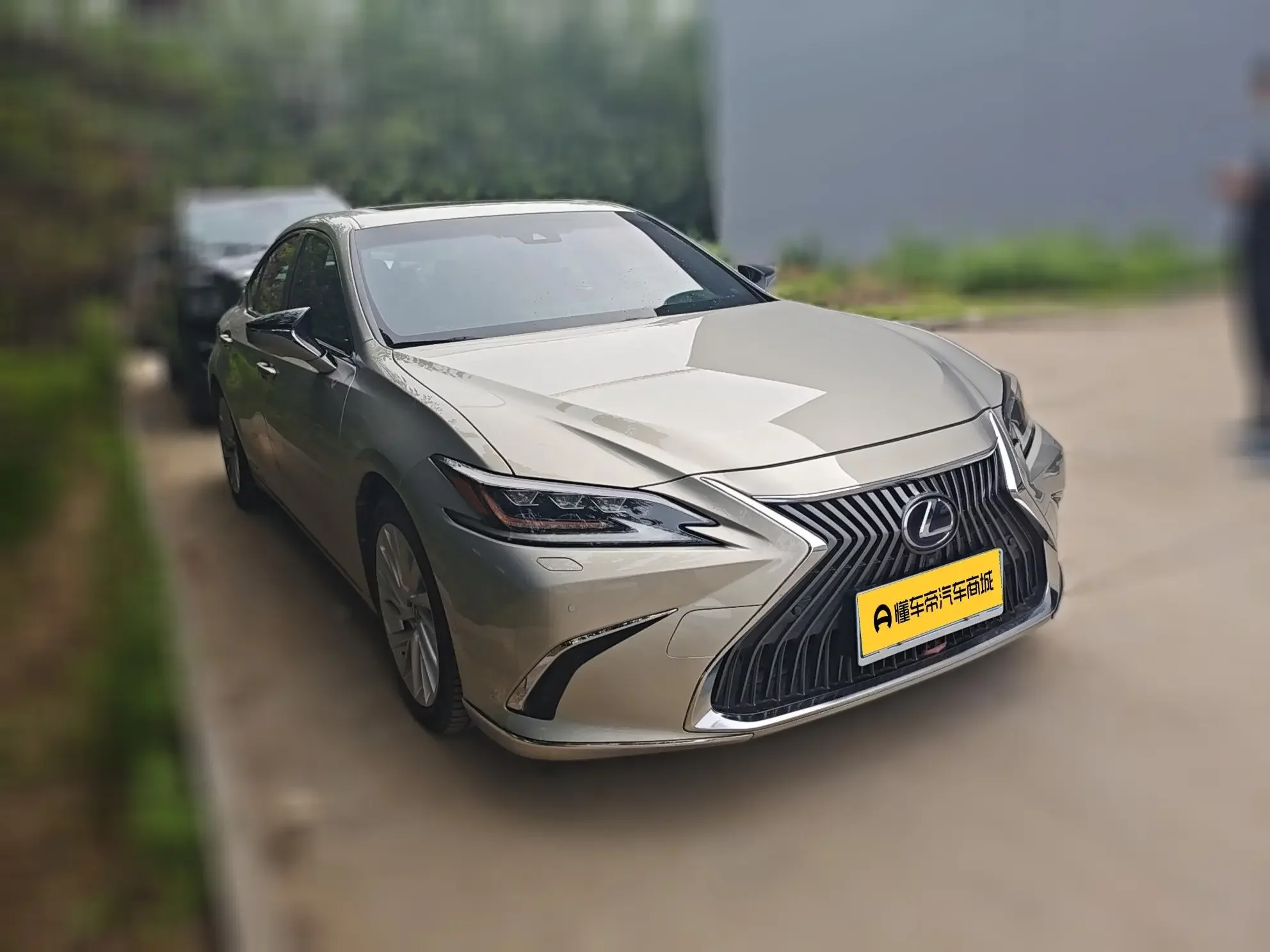 Lexus ES