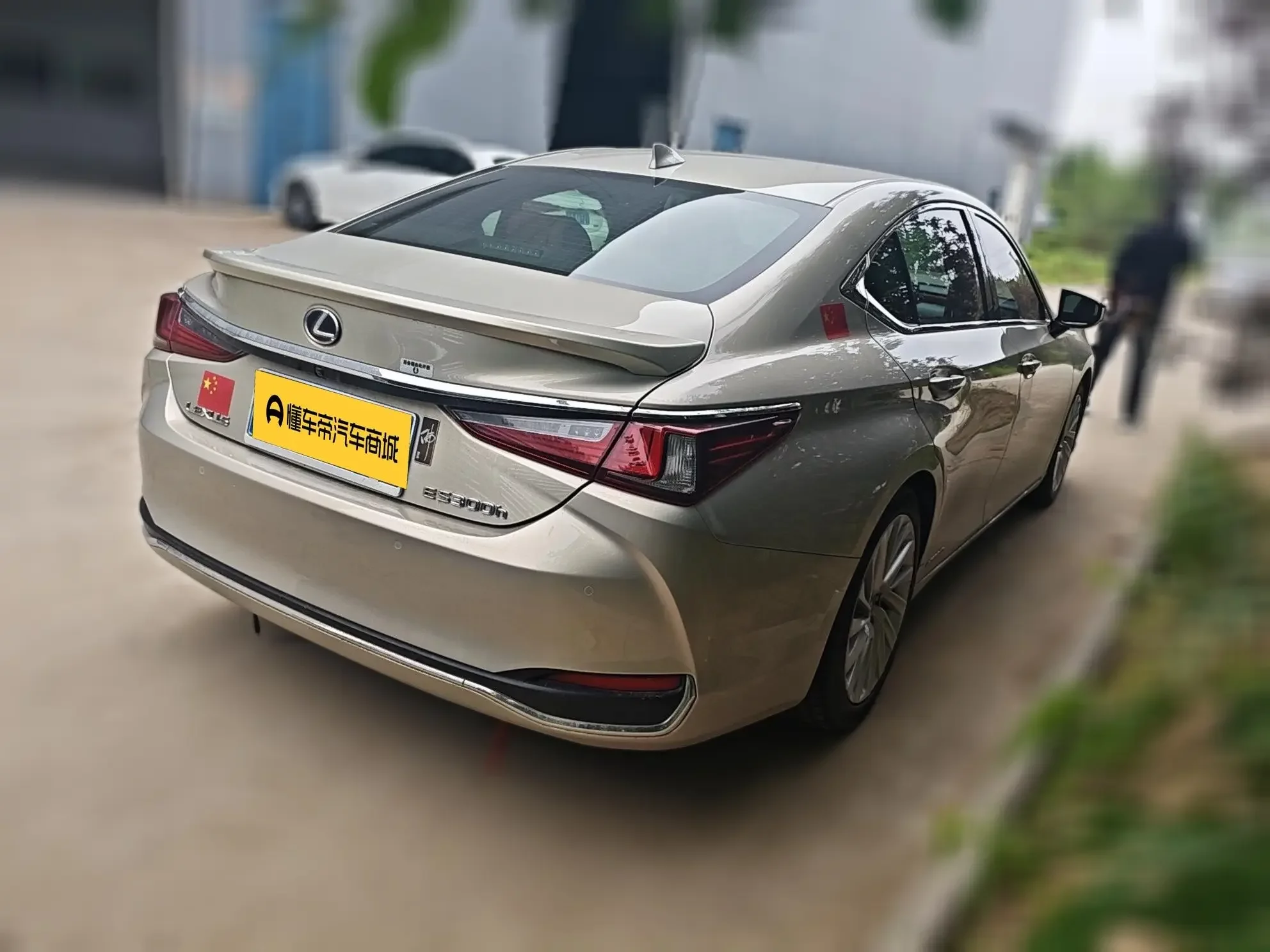 Lexus ES