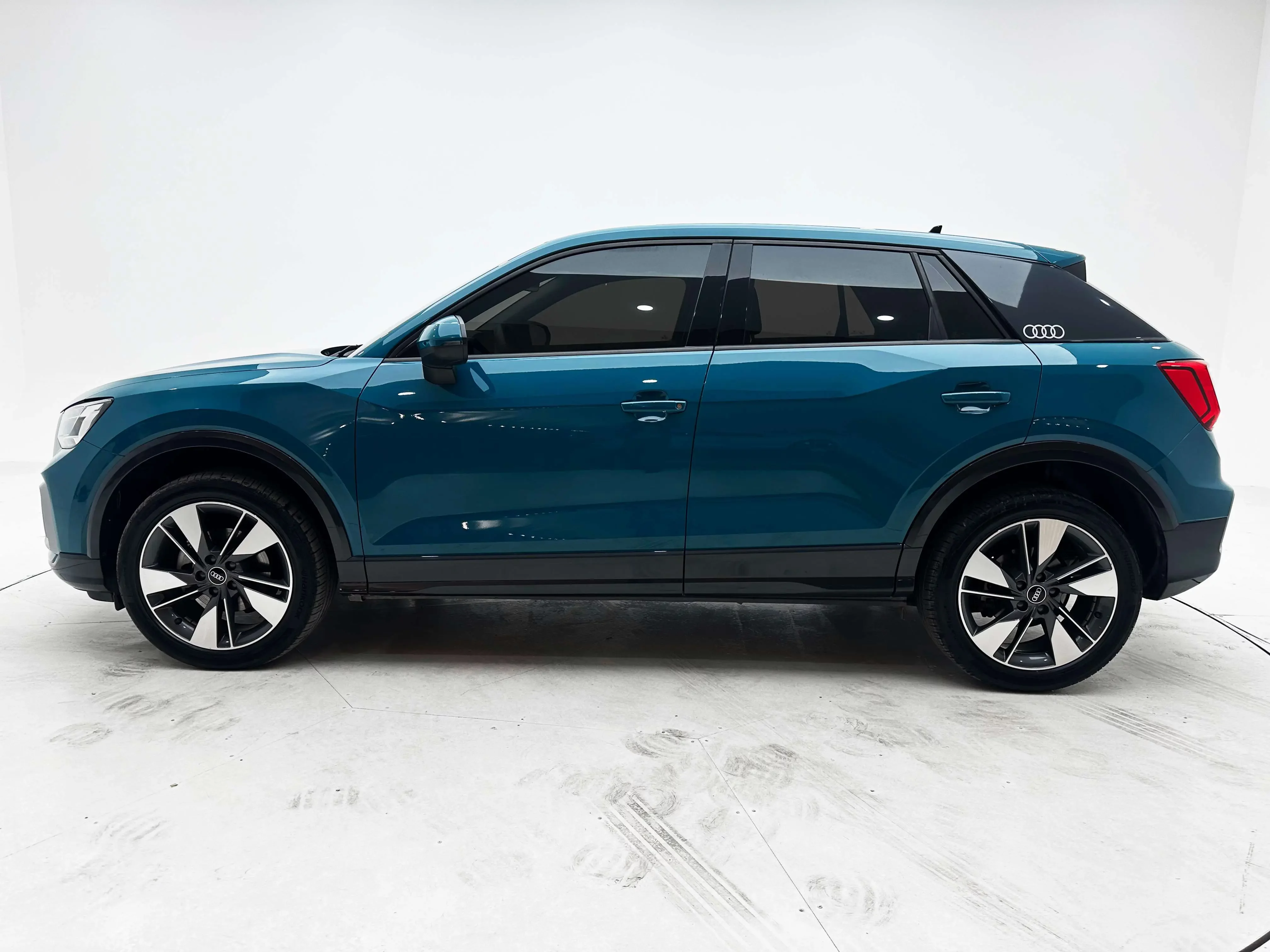 Audi Q2L