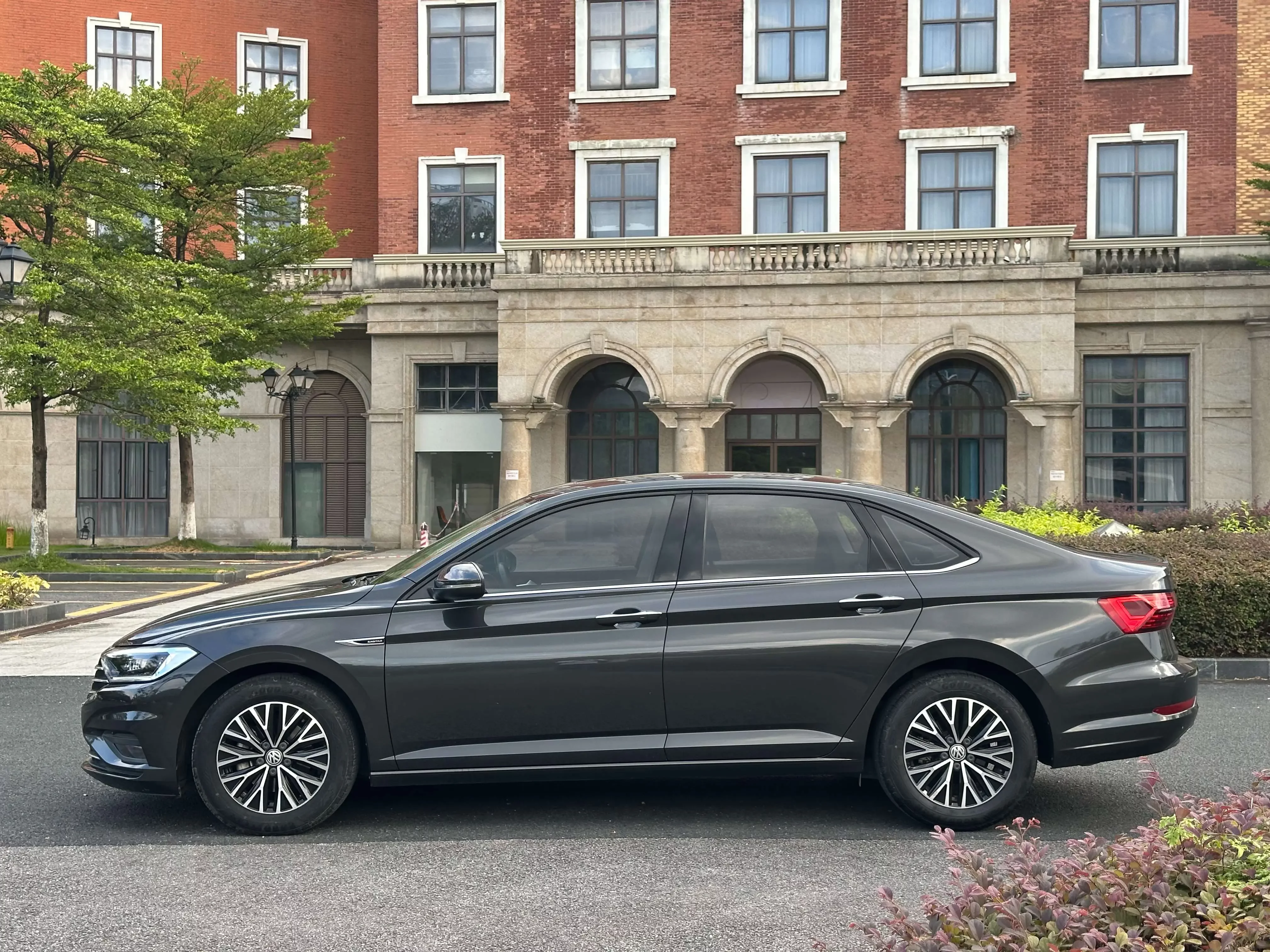 Volkswagen Sagitar