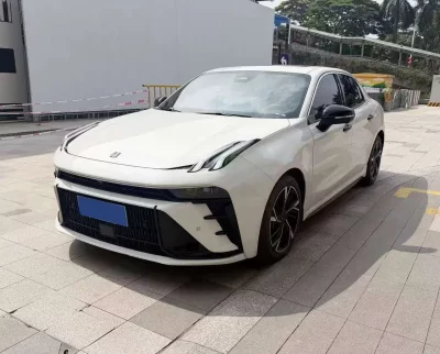 Lynk & Co 03