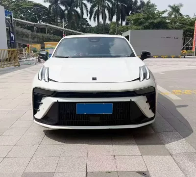 Lynk & Co 03