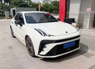 Lynk & Co 03