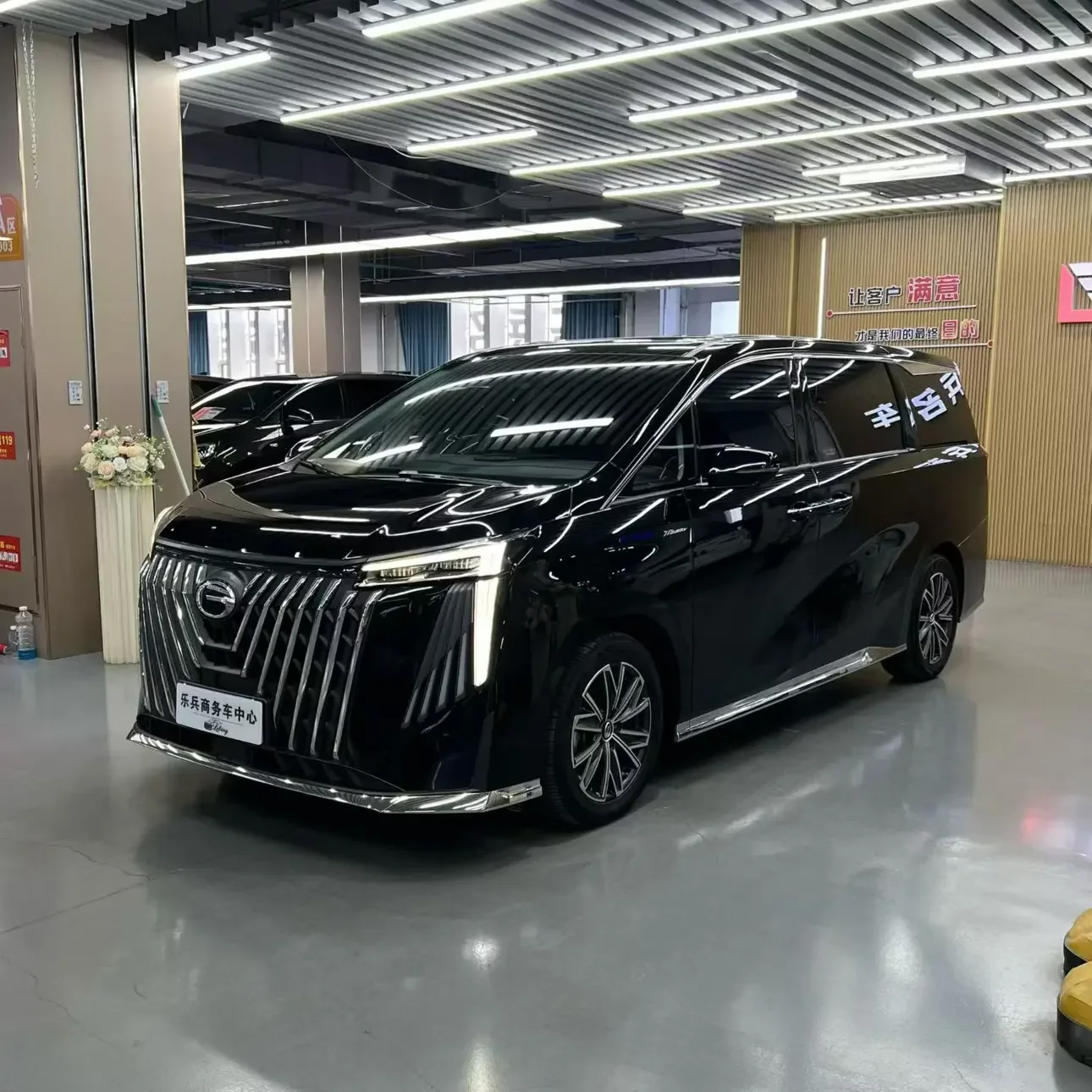 GAC Trumpchi M8  из Китая