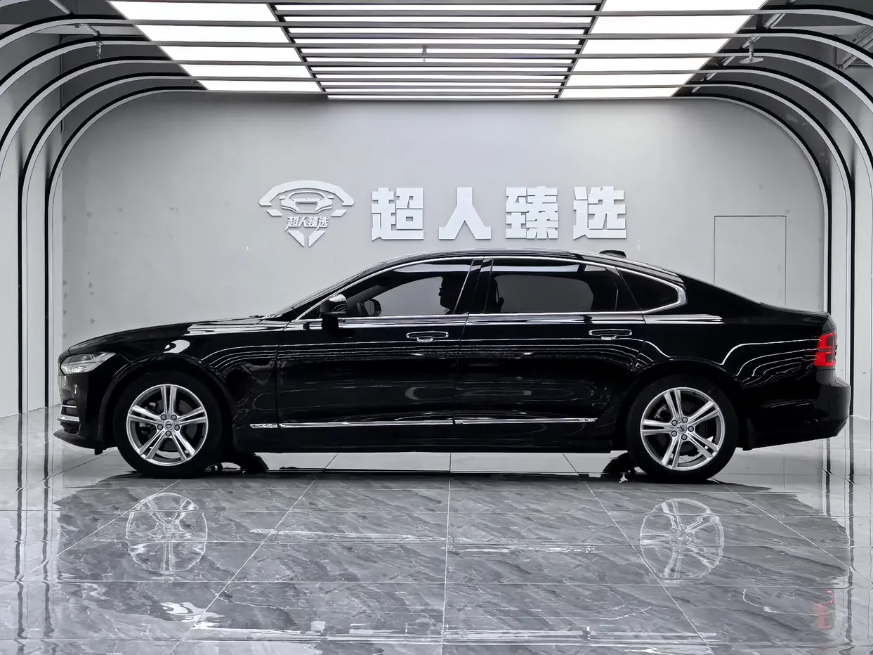 Volvo S90
