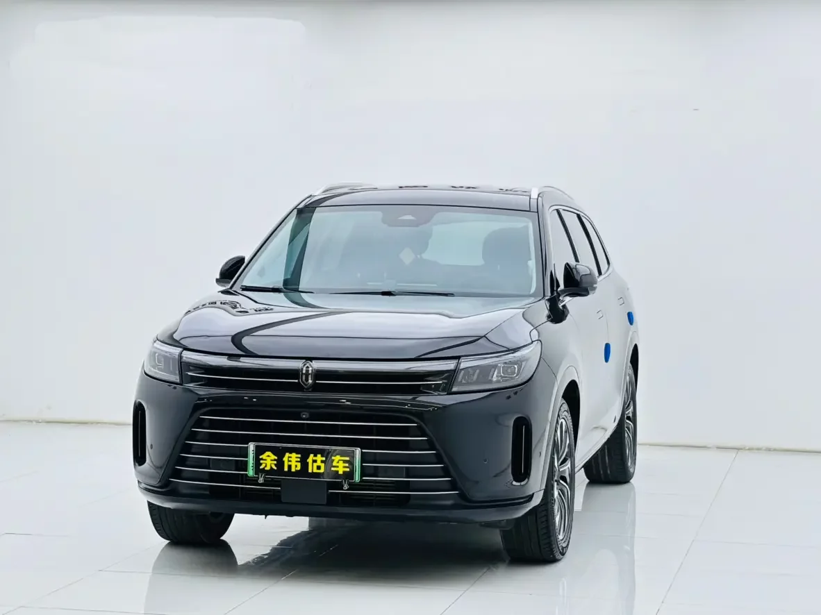 AITO M7 (Wenjie M7)  из Китая