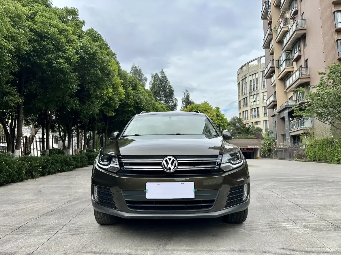 Volkswagen Tiguan (Tharu)