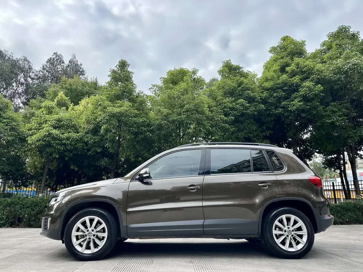 Volkswagen Tiguan (Tharu)