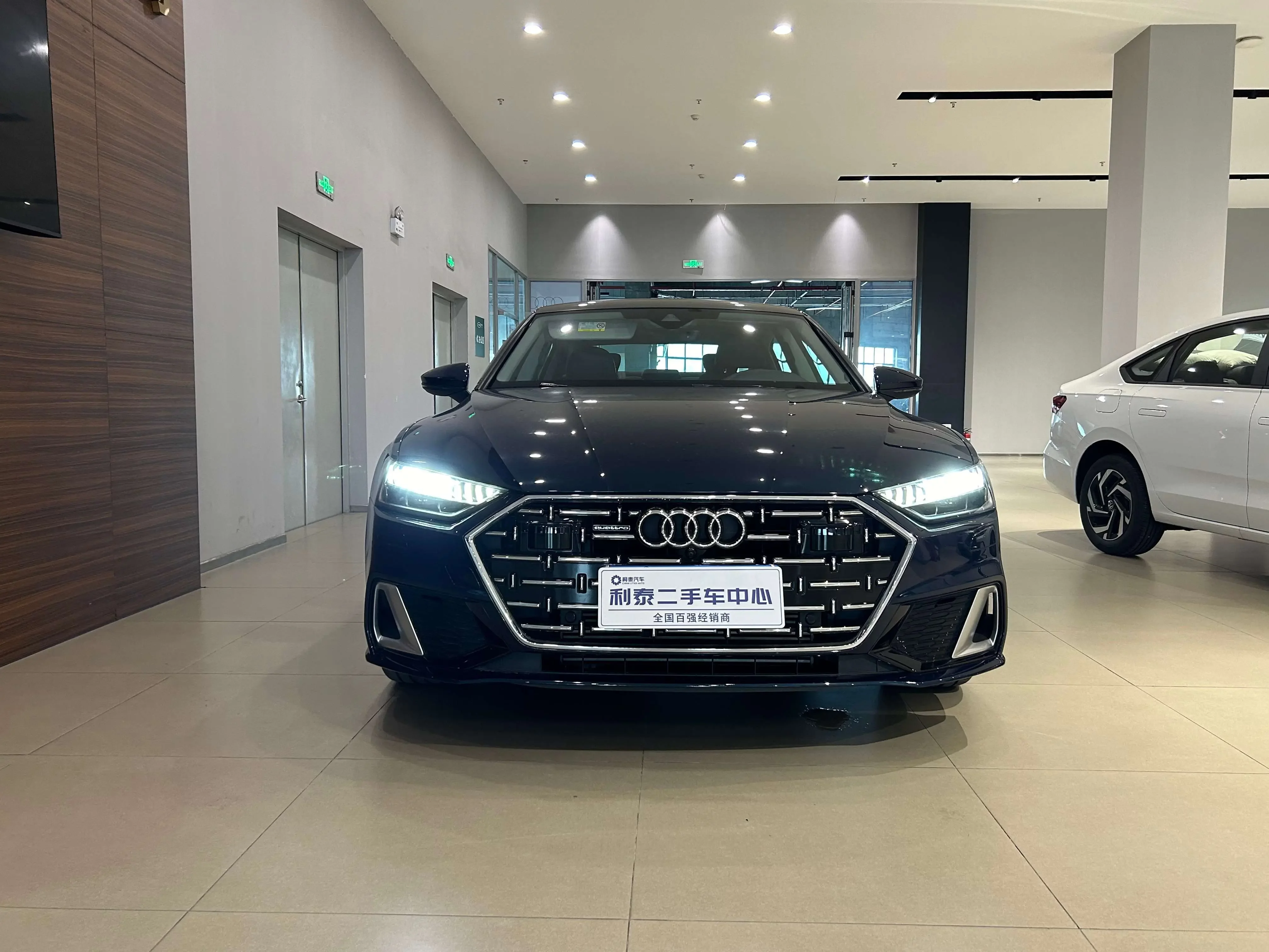 Audi A7L