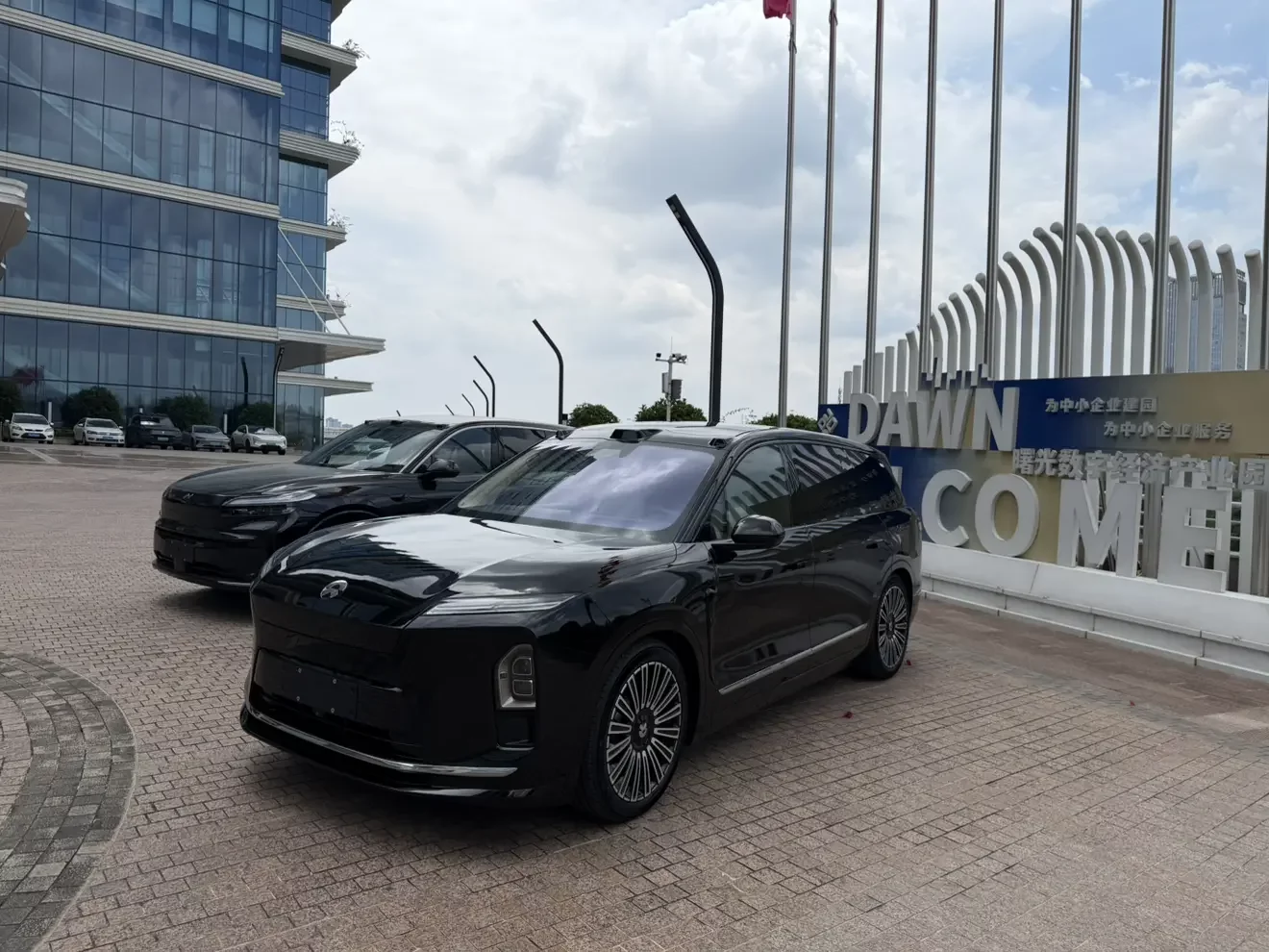 NIO ES8