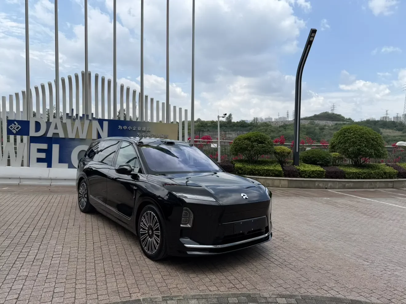 NIO ES8