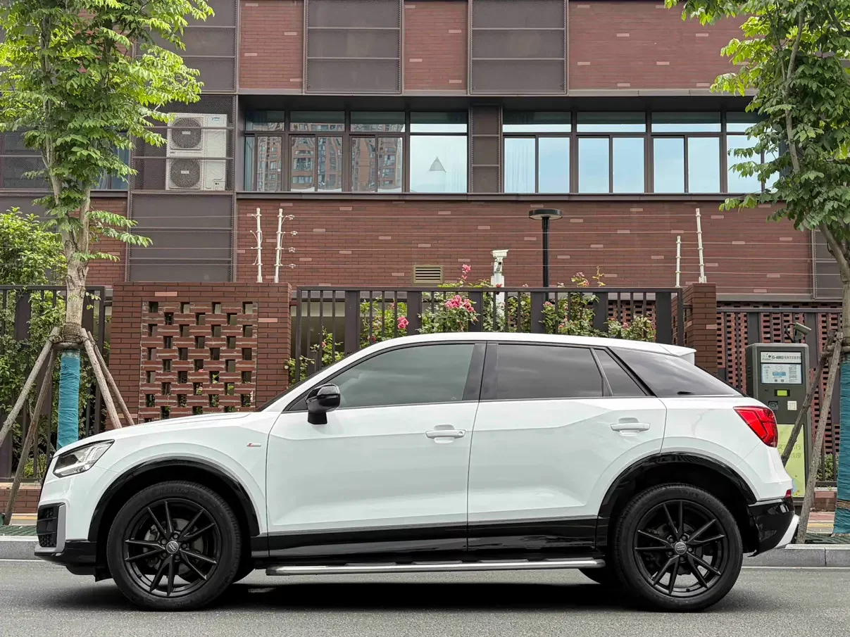 Audi Q2L