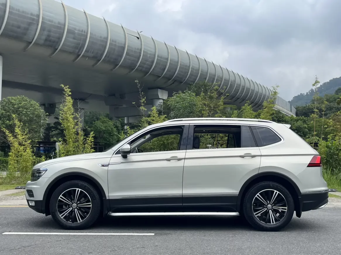 Volkswagen Tiguan L
