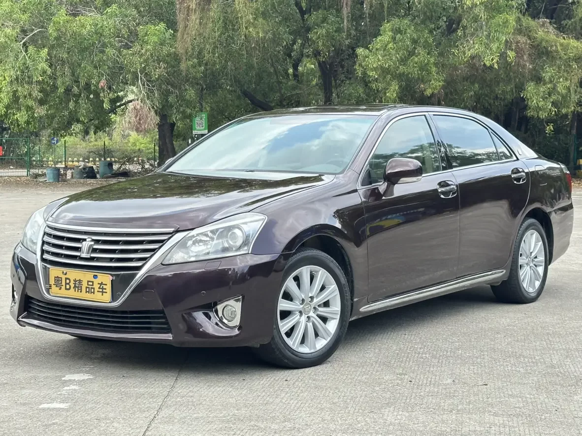 Toyota crown