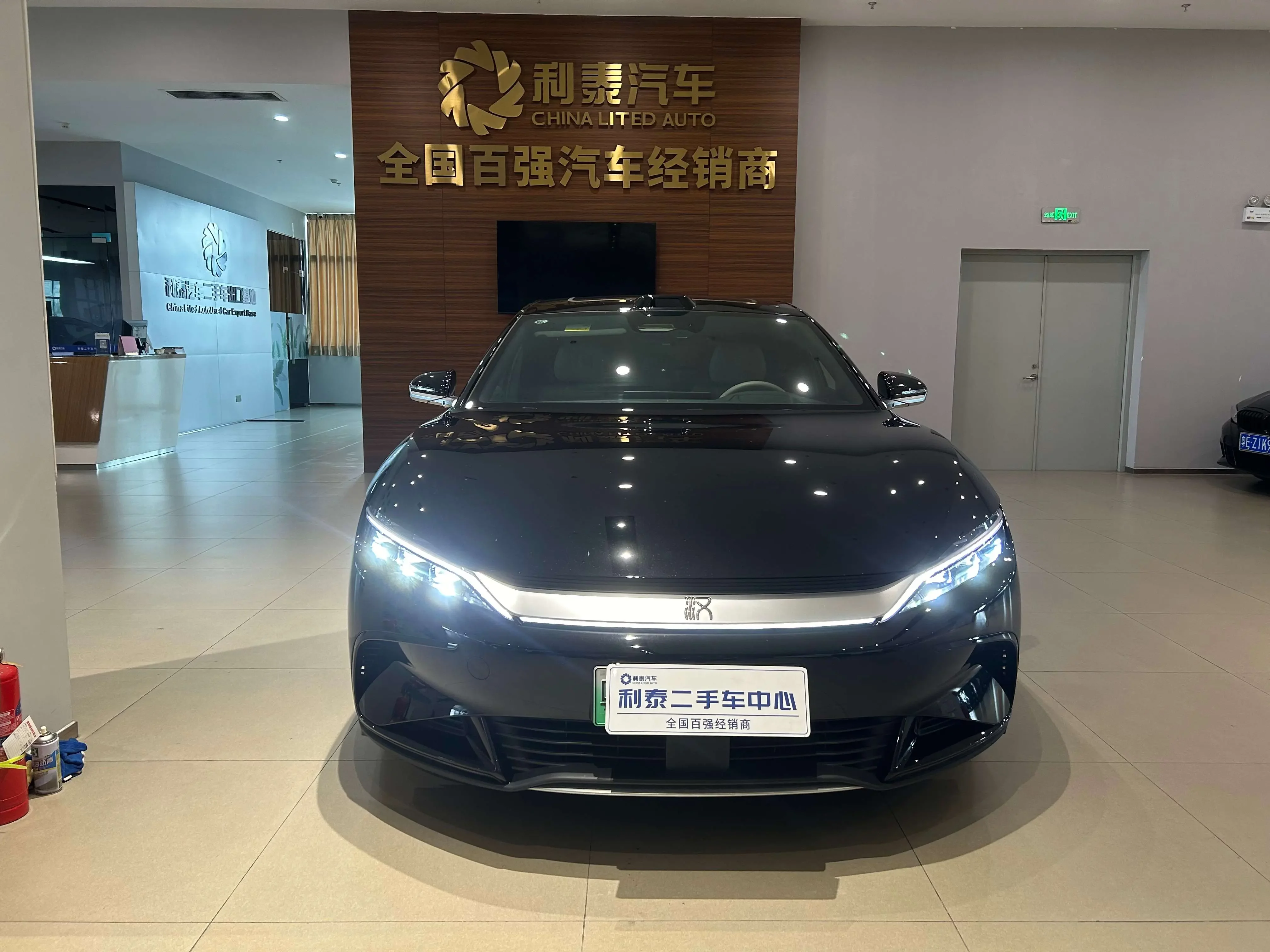 BYD Han EV