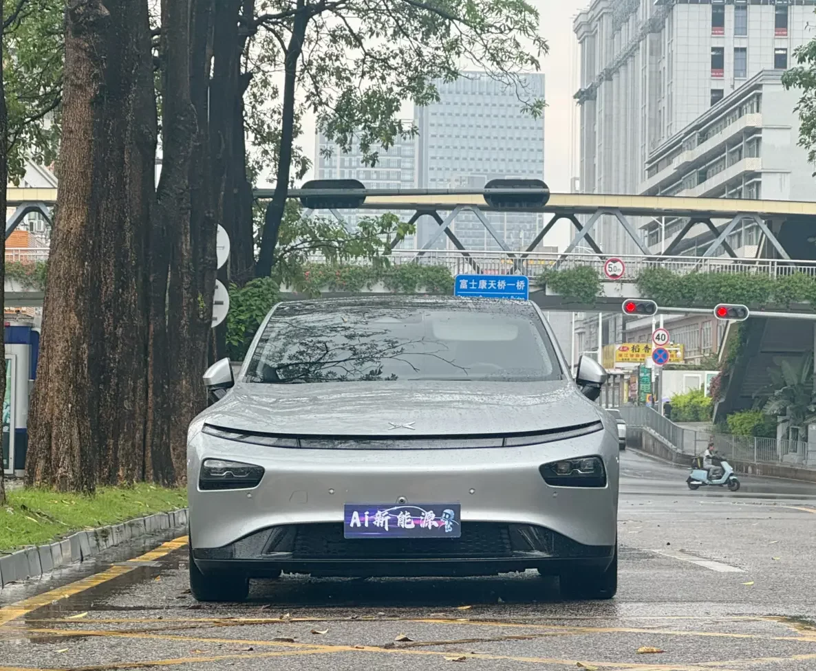 Xpeng P7