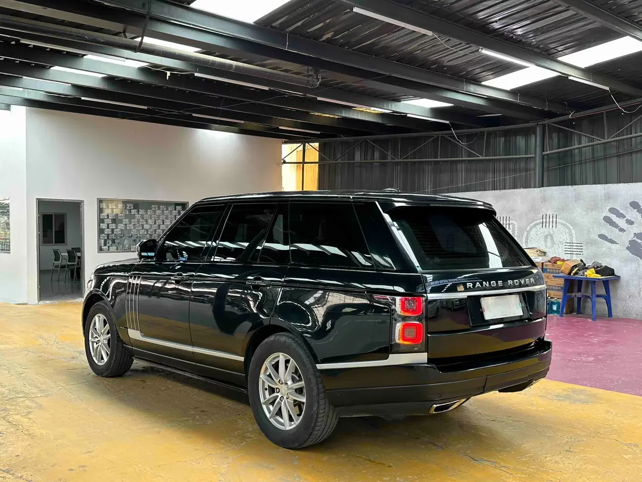 Land Rover range rover