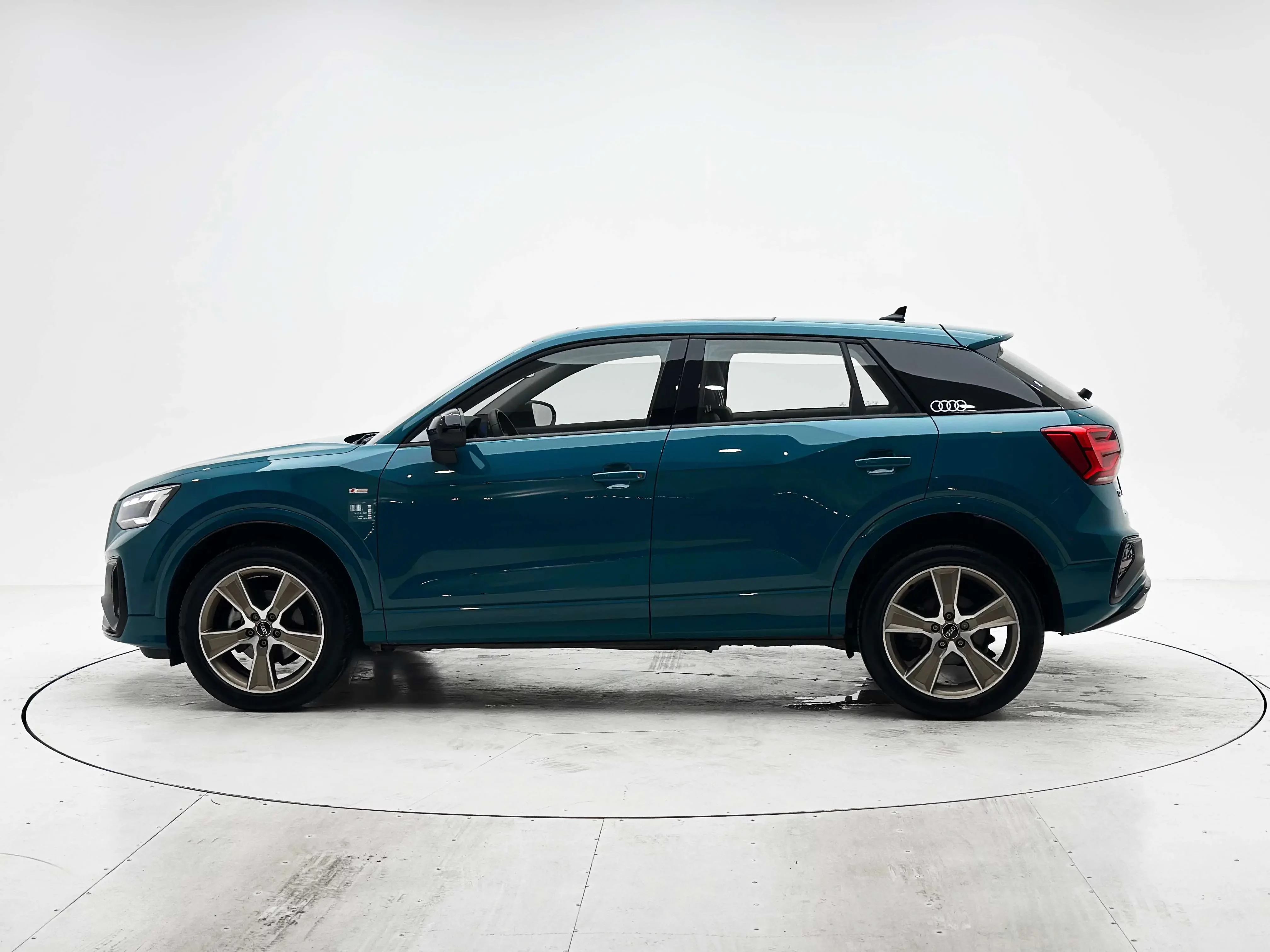 Audi Q2L