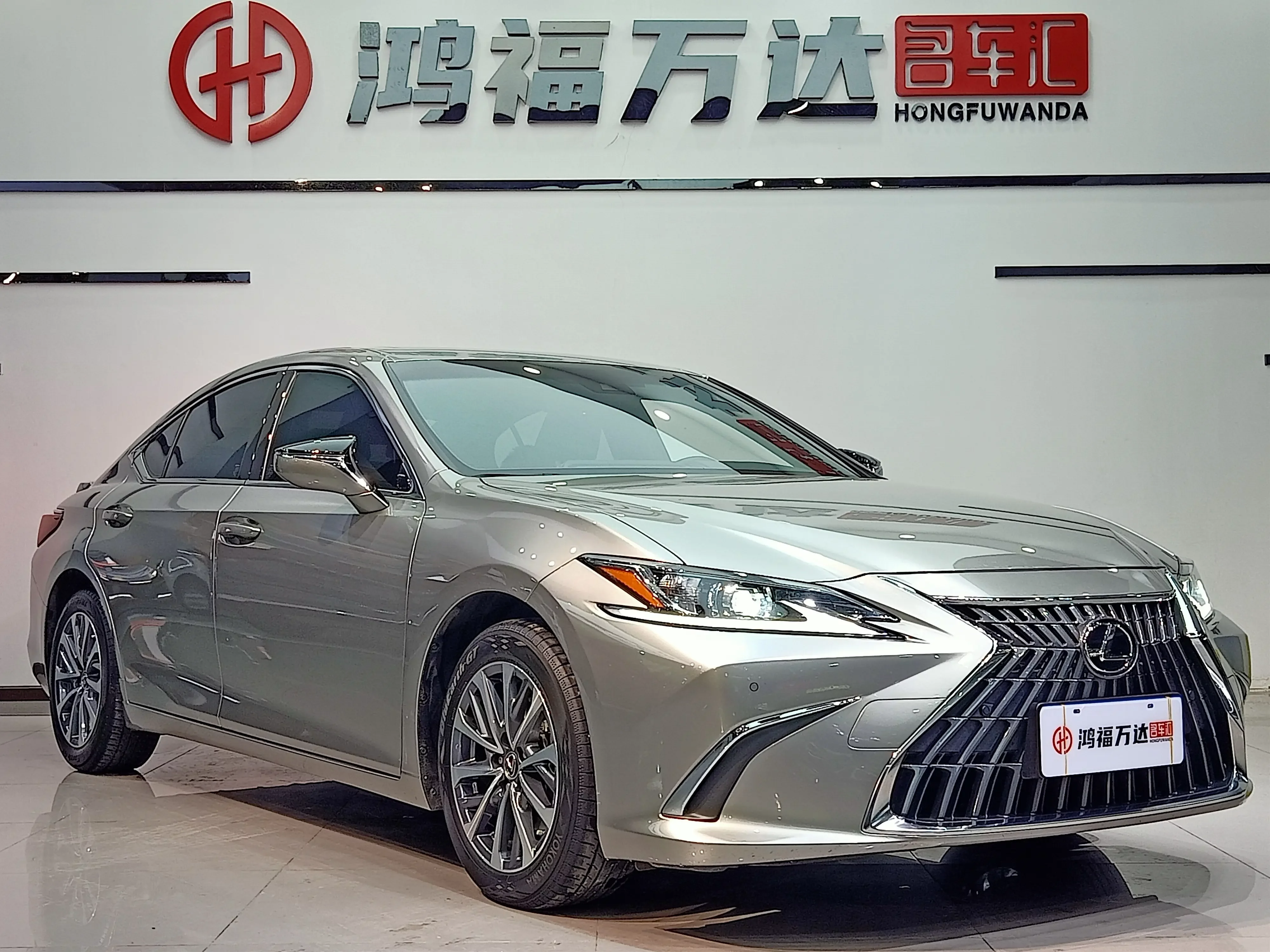Lexus ES