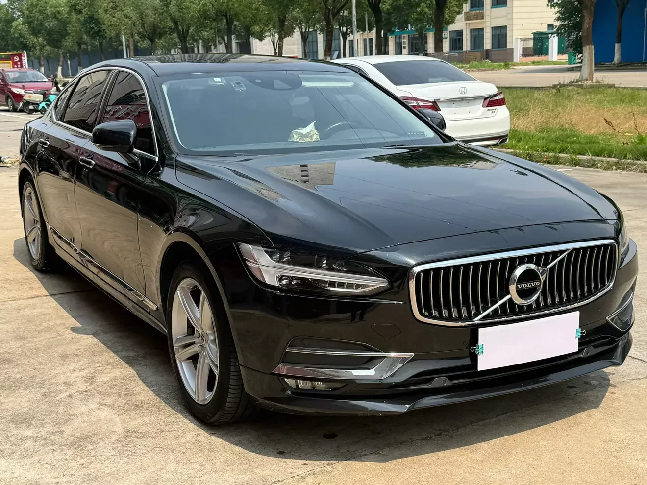 Volvo S90