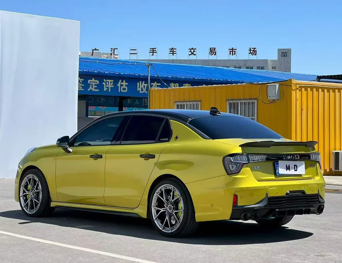 Lynk & Co 03