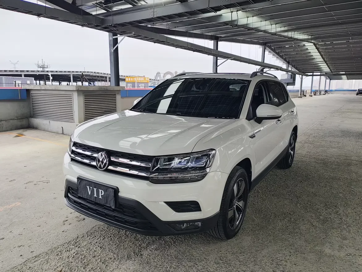 Volkswagen Tharu