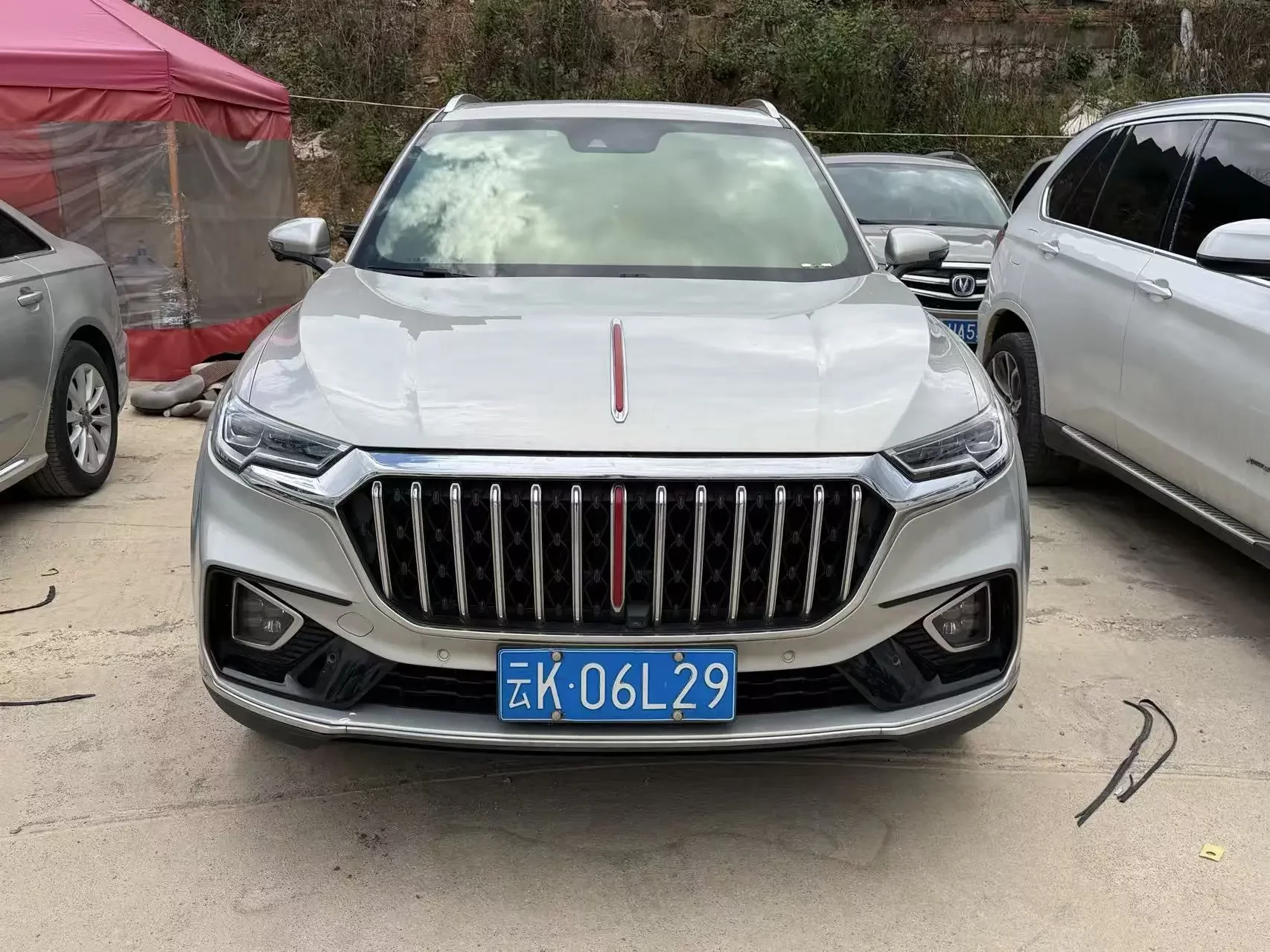 Hongqi HS5