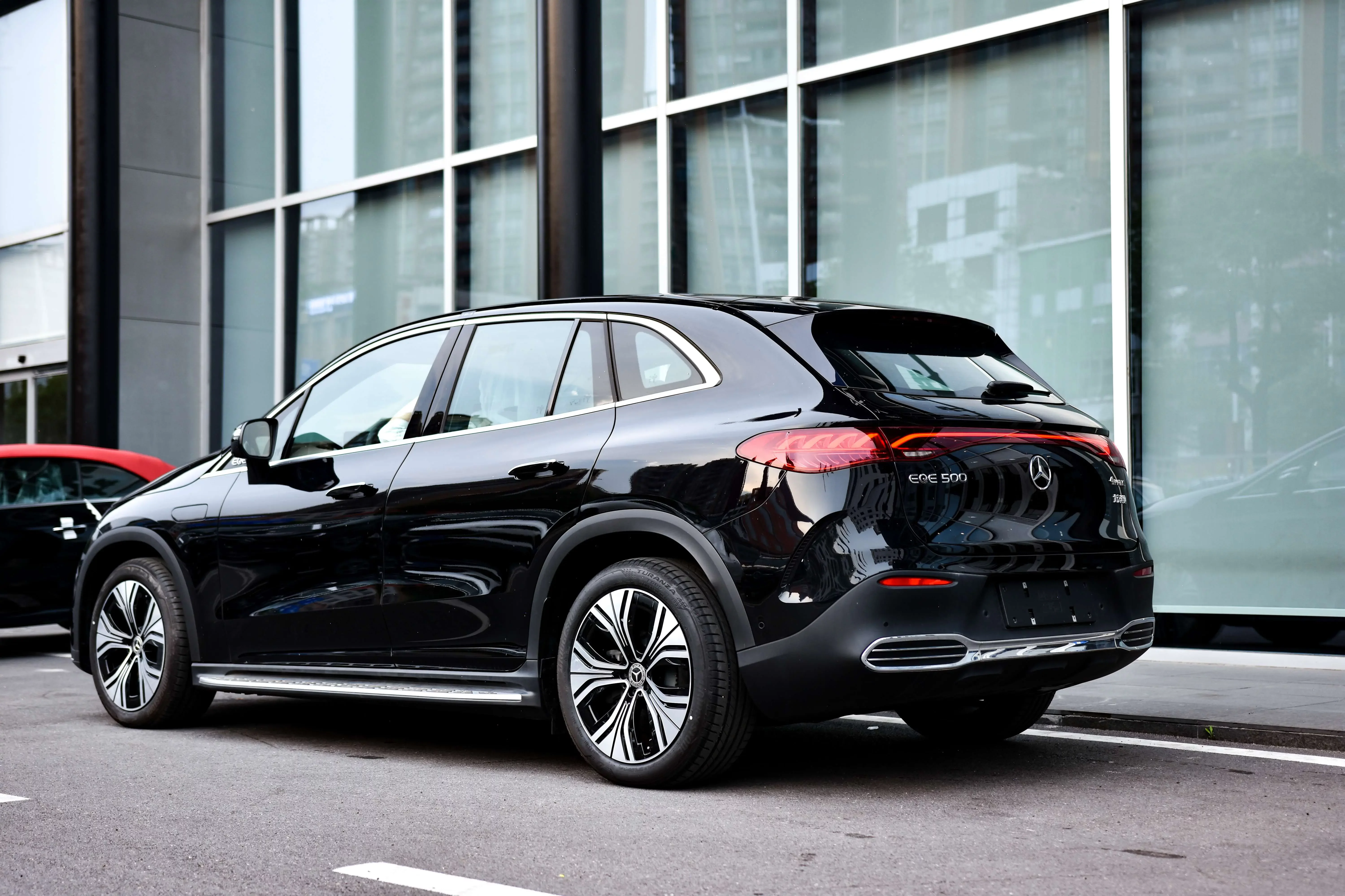 Mercedes-Benz EQE SUV