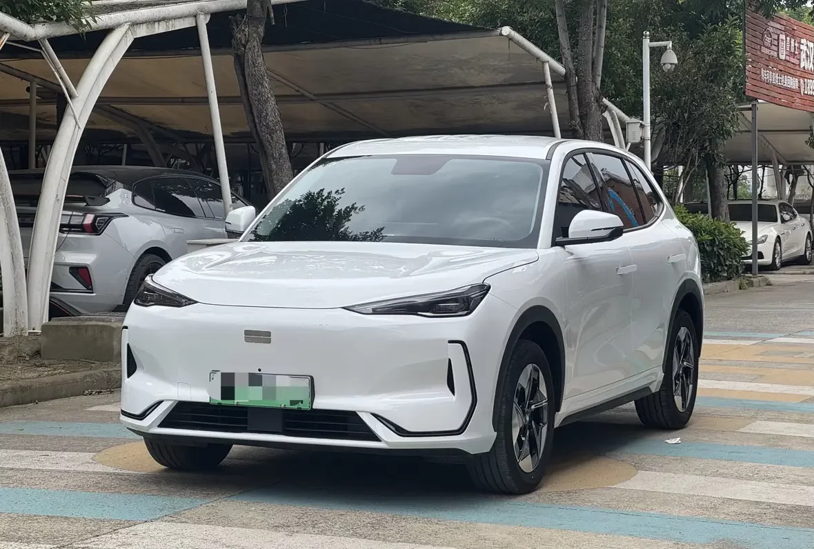 Geely Galaxy E5