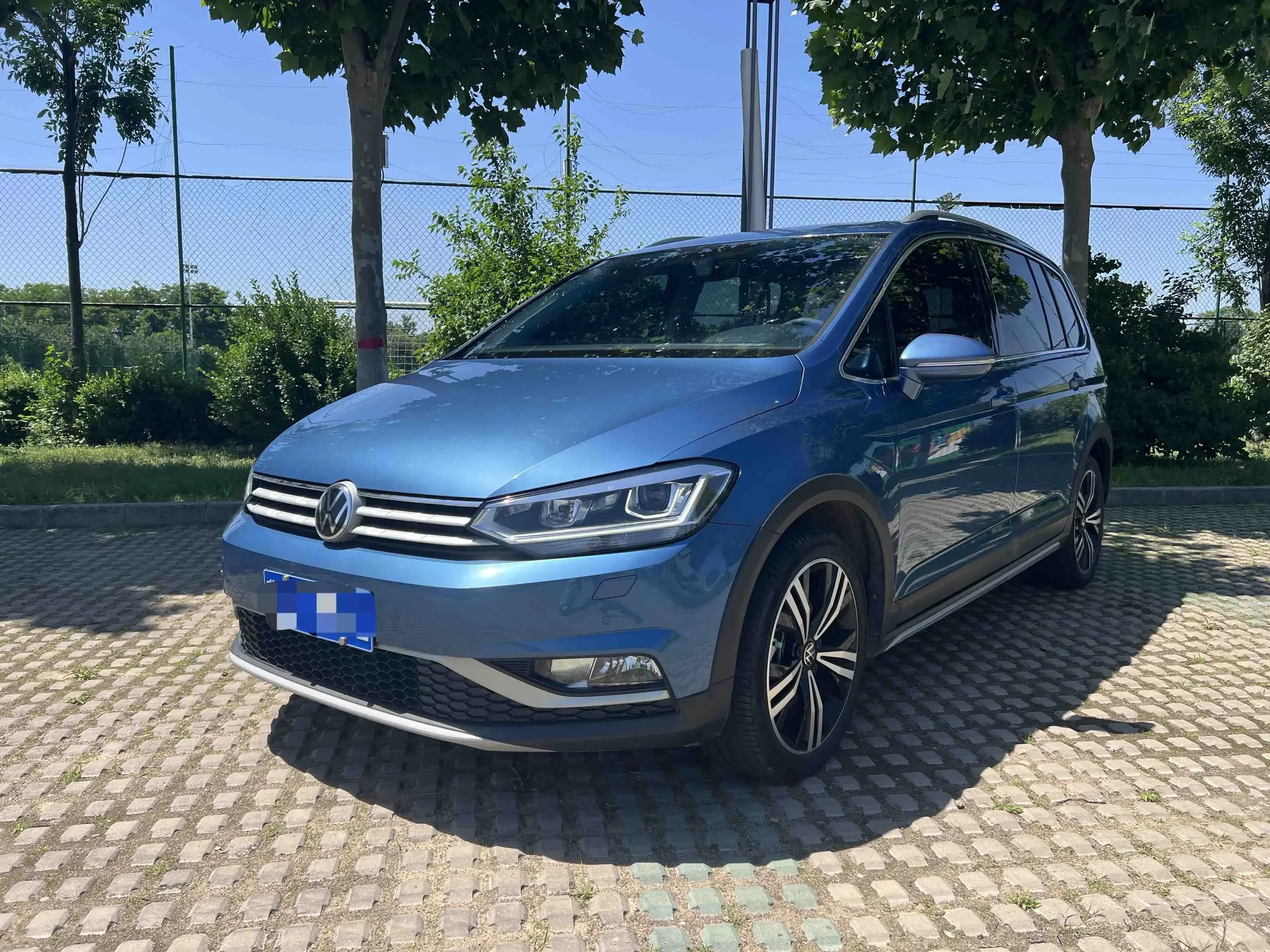 Volkswagen Touran L