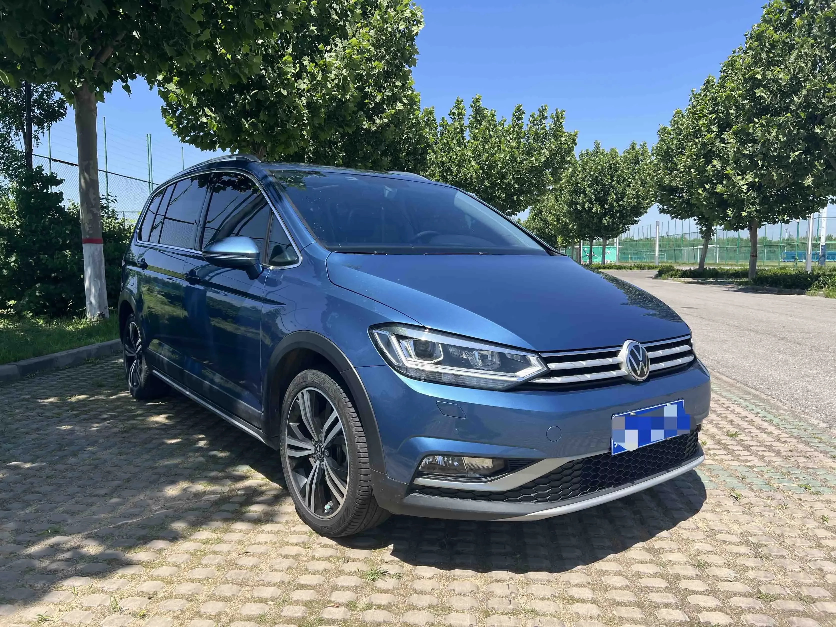 Volkswagen Touran L