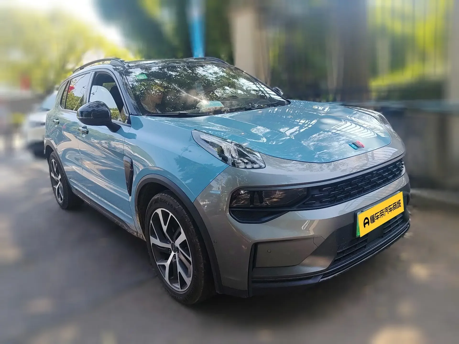 Lynk & Co 01 EM-P