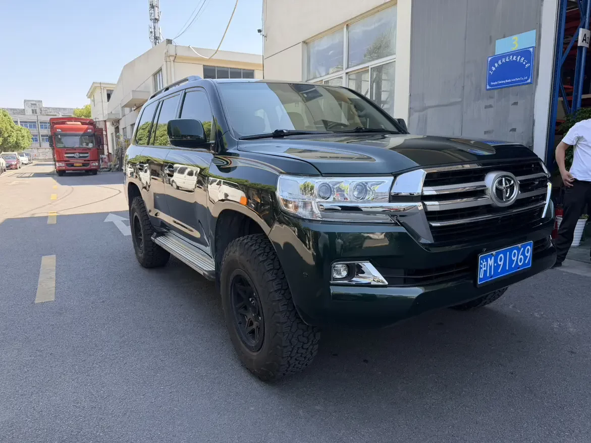 Toyota Land Cruiser