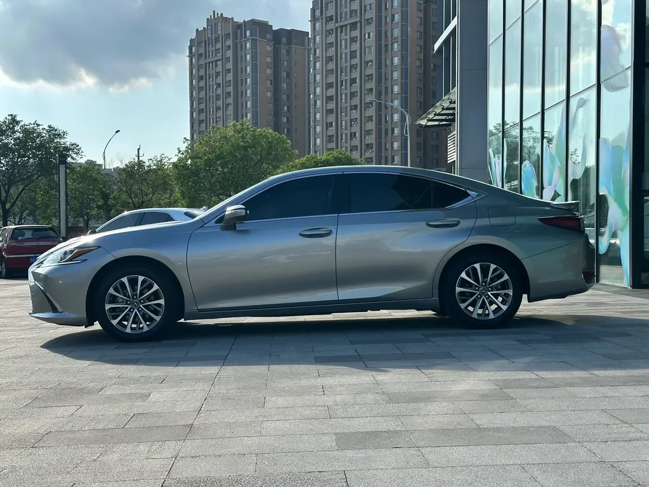 Lexus ES