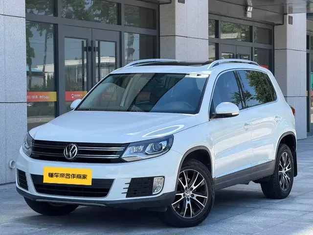 Volkswagen Tiguan (Tharu)