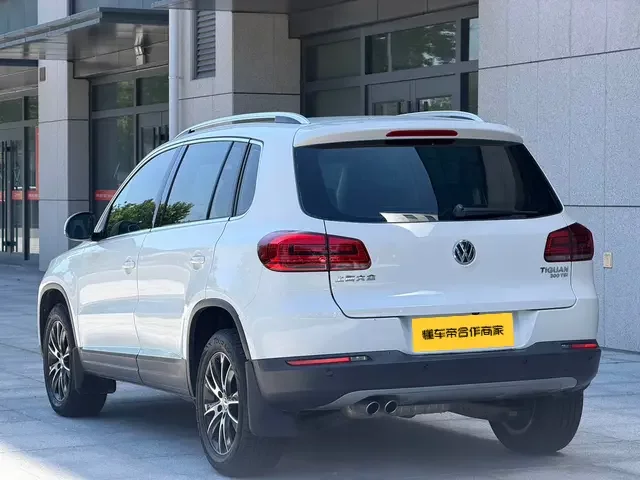 Volkswagen Tiguan (Tharu)
