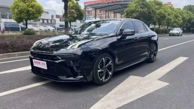 Lynk & Co 03