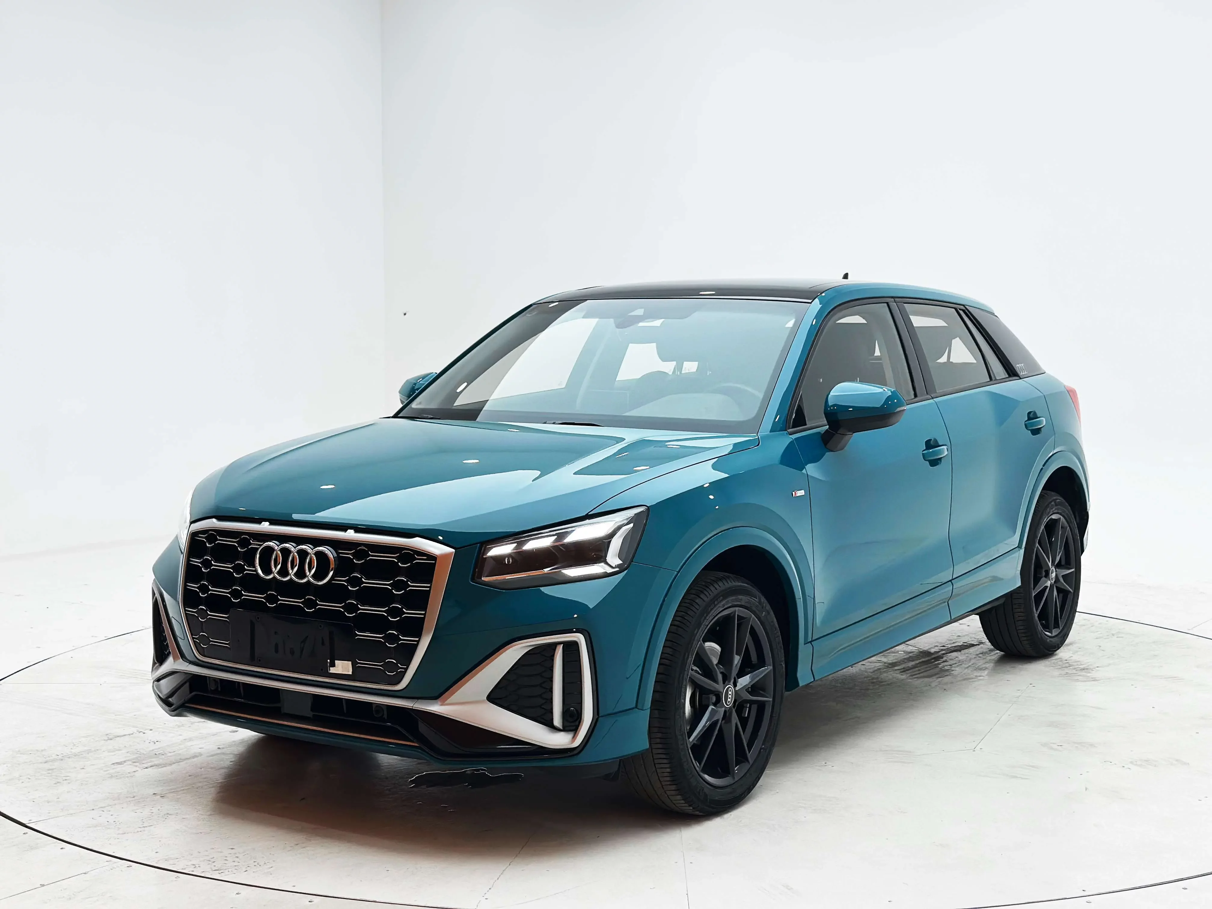 Audi Q2L