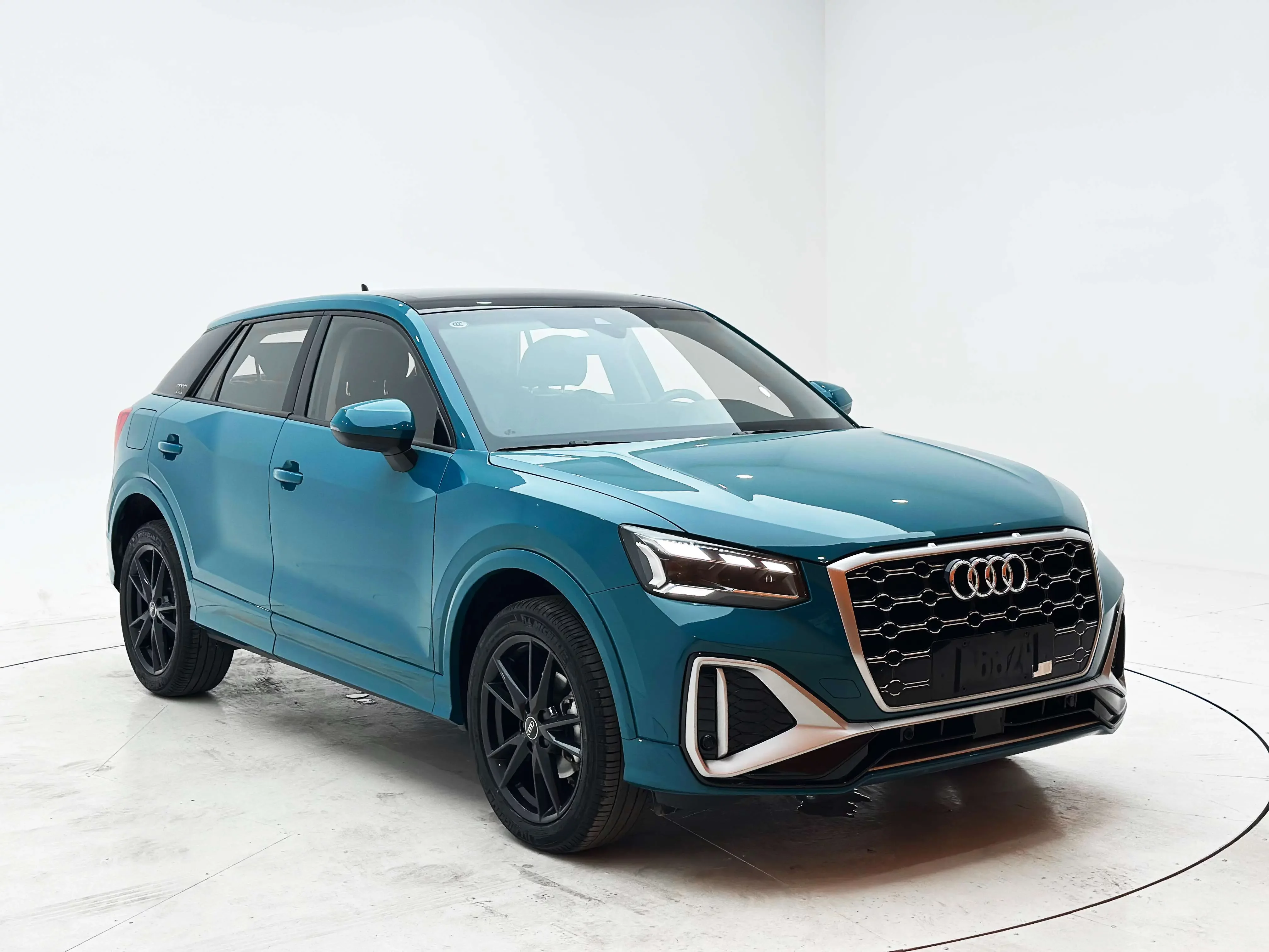 Audi Q2L