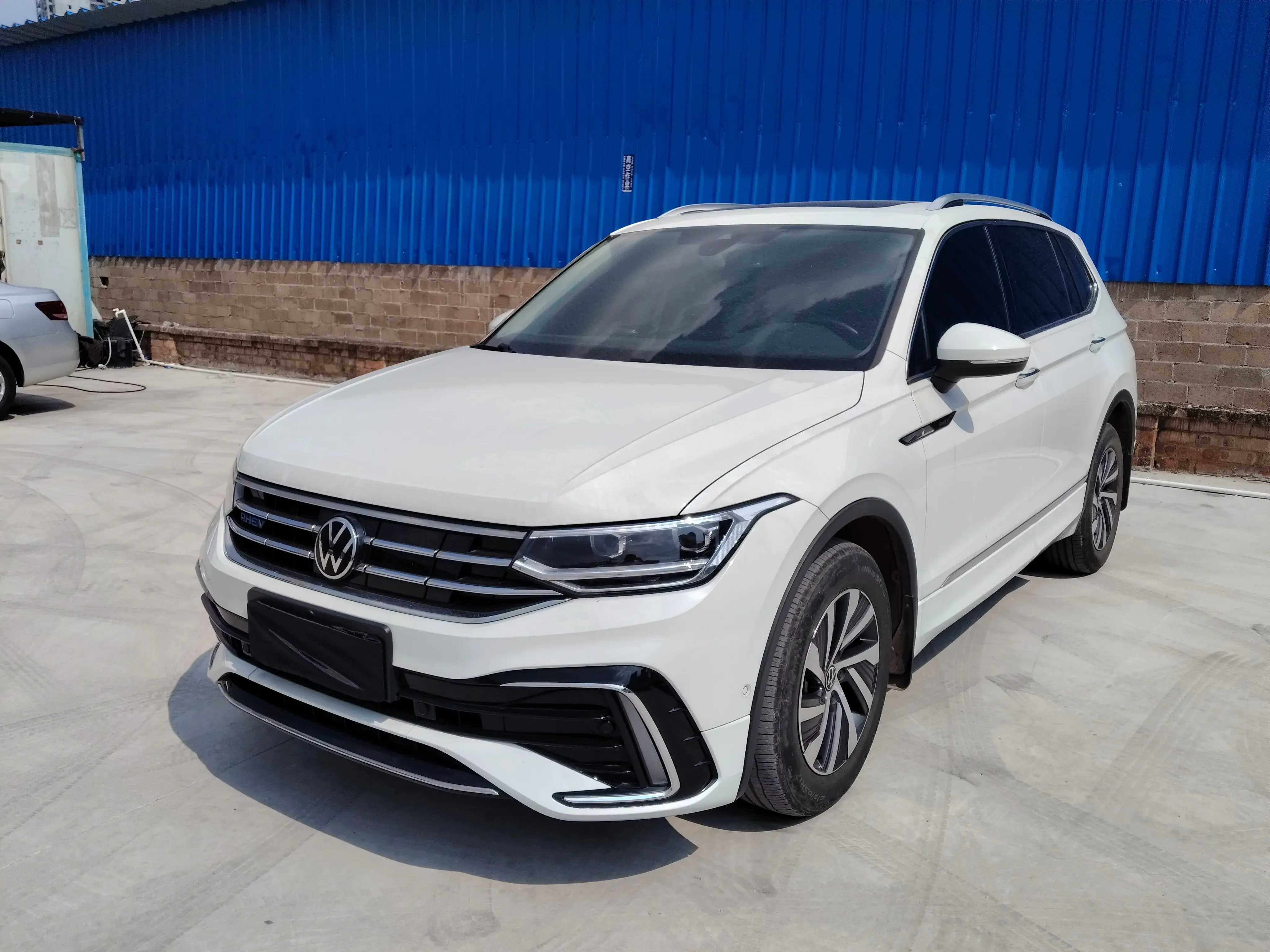 Volkswagen Tiguan L PHEV