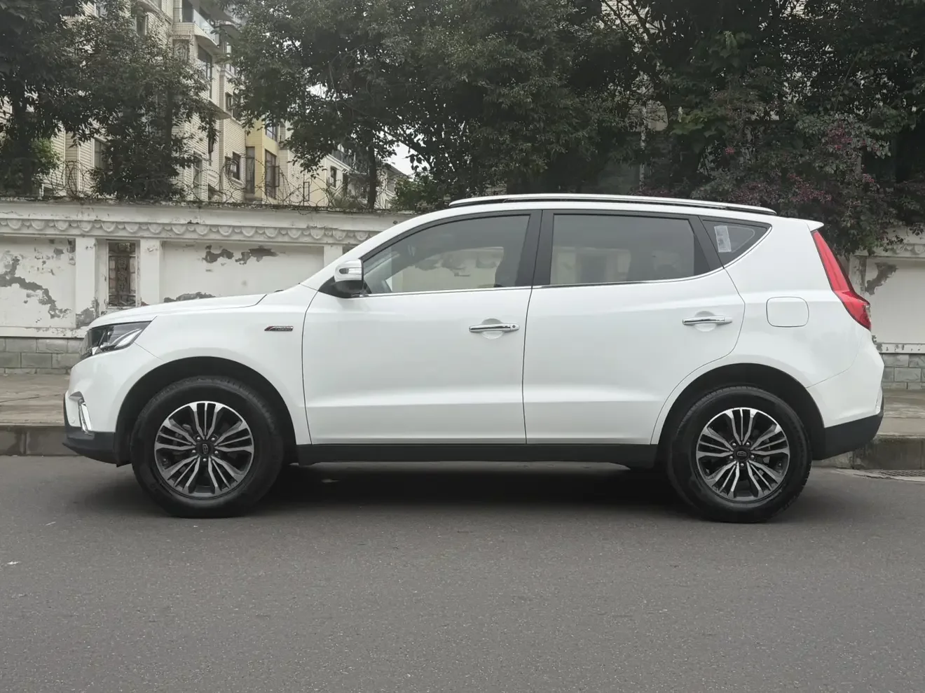 Geely Vision X6