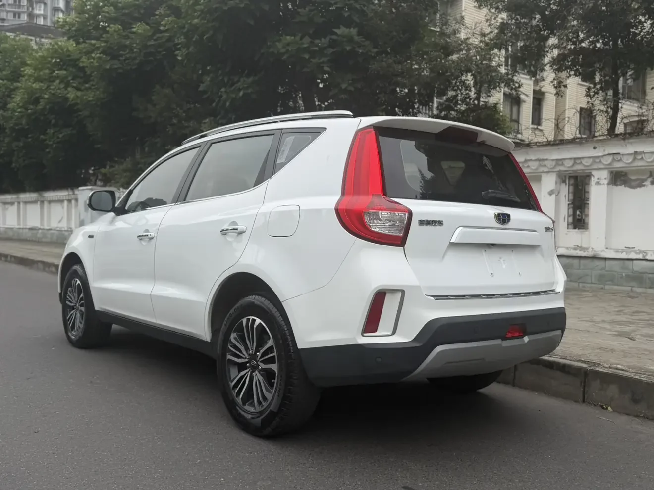 Geely Vision X6
