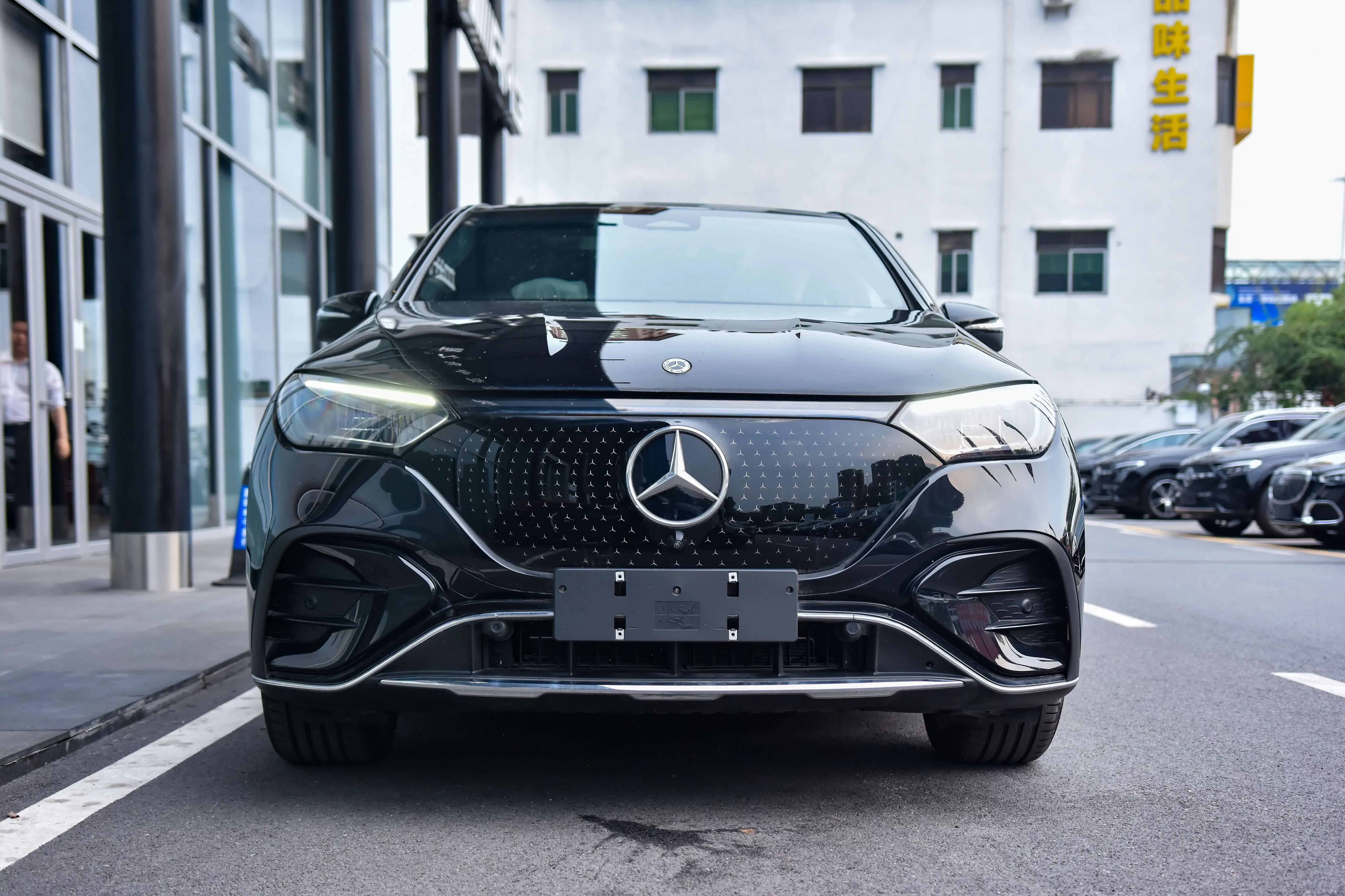 Mercedes-Benz EQE SUV