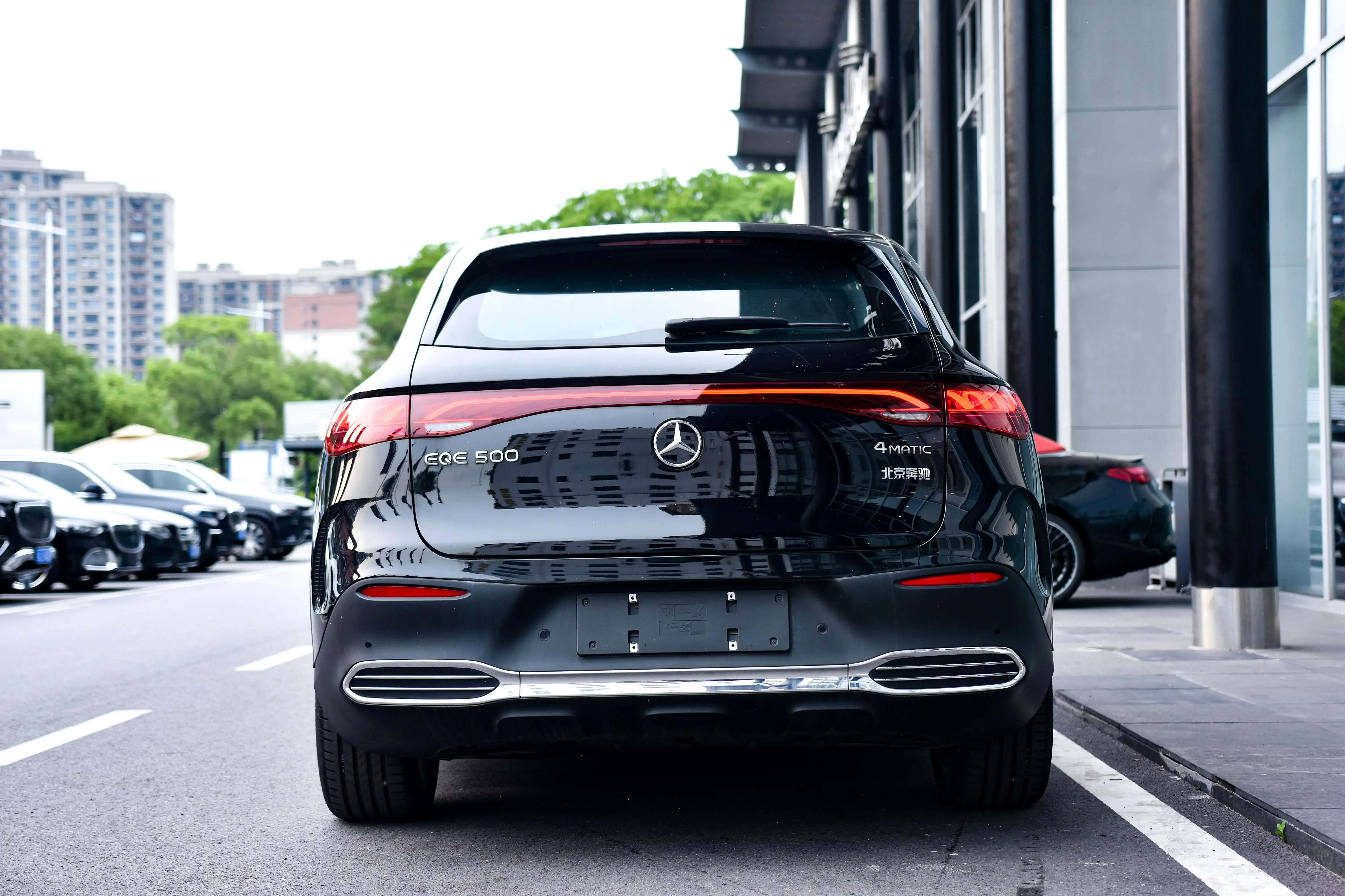 Mercedes-Benz EQE SUV