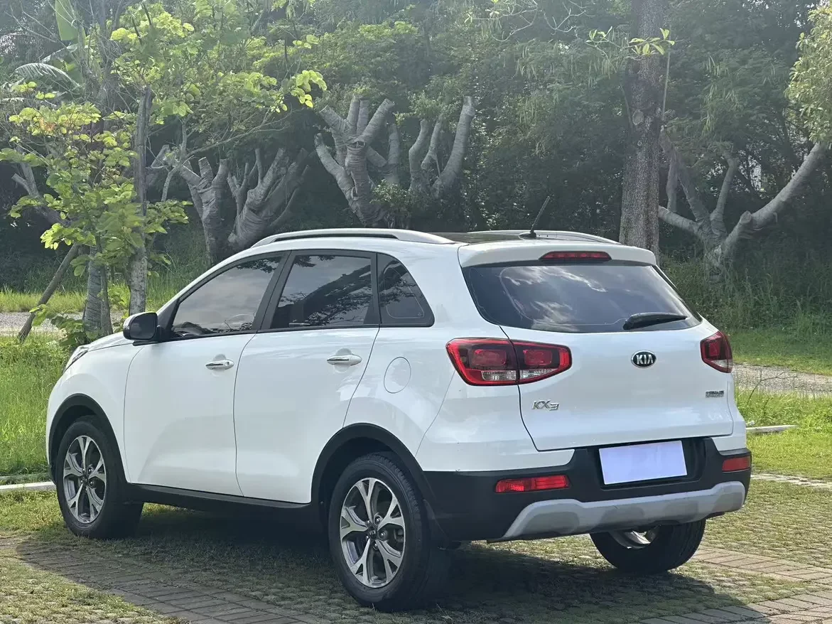 Kia Run proudly