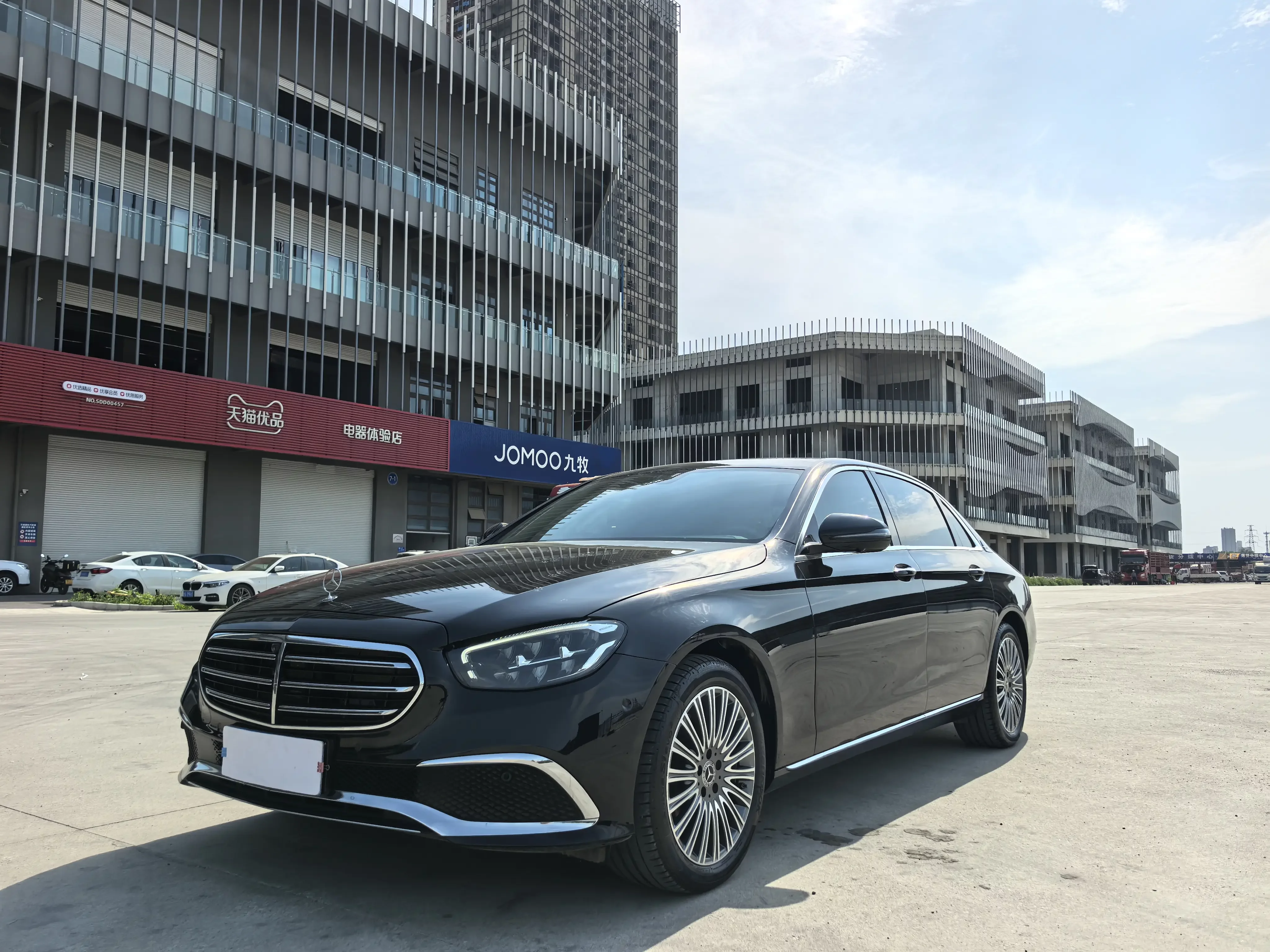 MERCEDES-BENZ E-CLASS